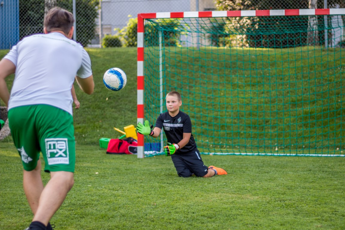 E:\Allerlei\Neubeginn\Tormannschule\Fotos\Lenka 2018-07-24\Medium